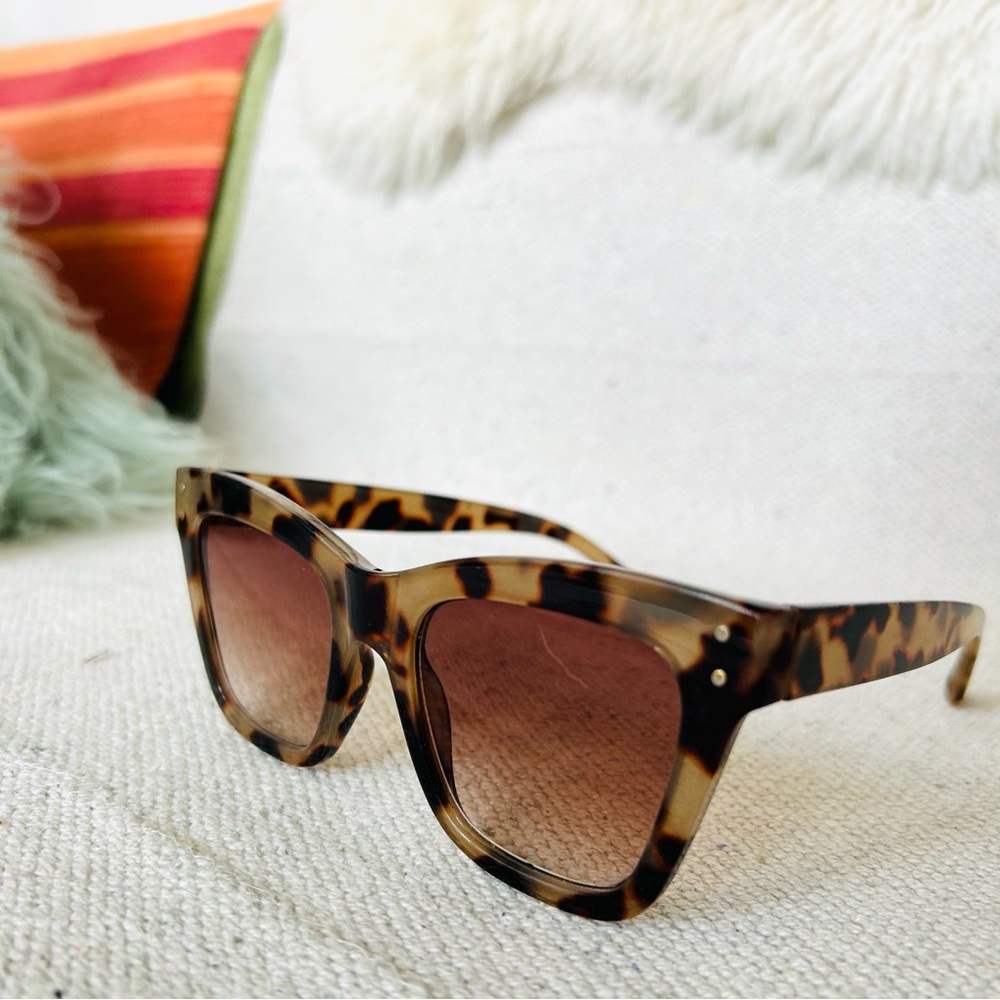 Madewell Shades + Bonus Pair - Picture 7 of 12